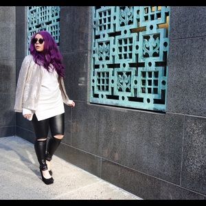 UPDATE; Faux Leather Cutout Knee Legging